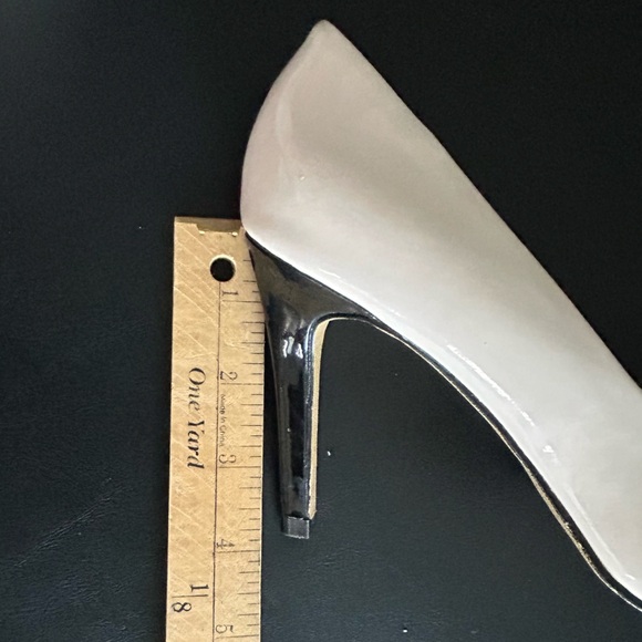 X-Appeal Colette Beige and Black Dress 4” Heels Size 7 - Picture 6 of 7